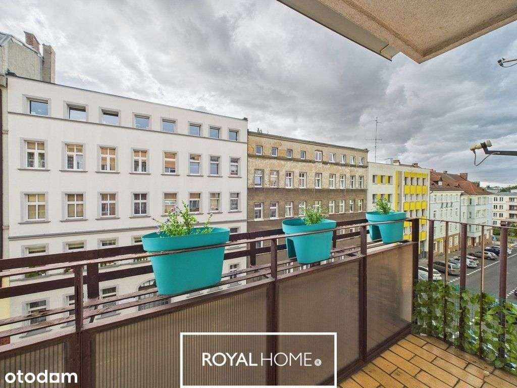 Dwa pokoje z balkonem w super lokalizacji!-2