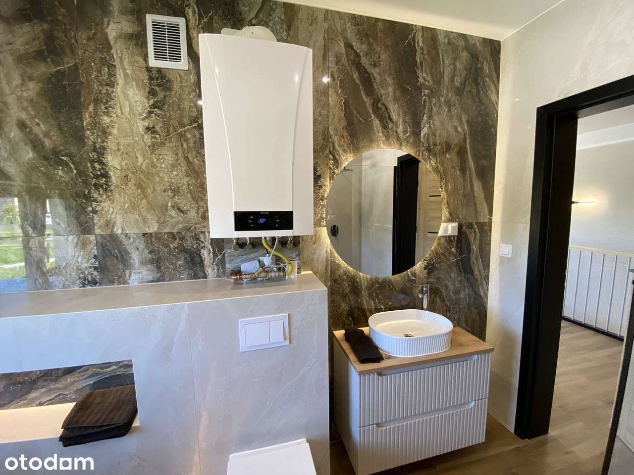 Nowe "pod klucz" mieszkanie z miejscem postojowym i ogródkiem-11