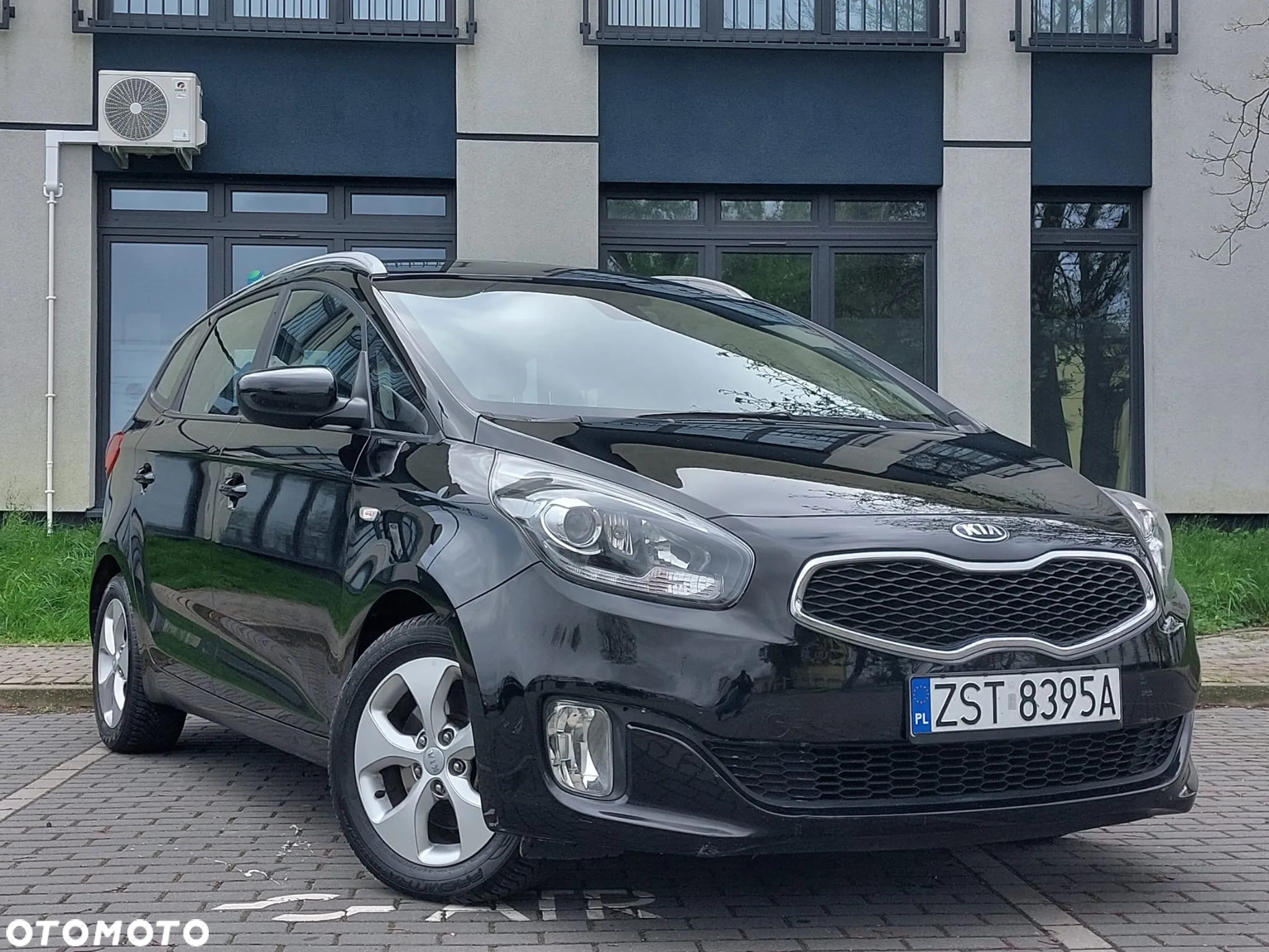 Kia Carens 1.7 CRDi L 7os - 18