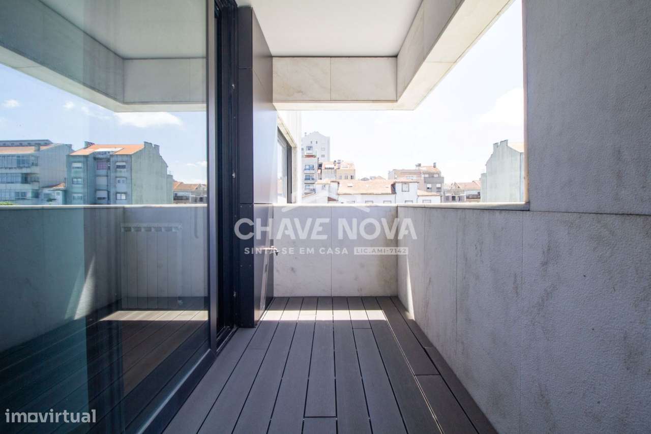 T3+1 Novo C/ Varanda e 2 Lugares de Garagem no Porto - Grande imagem: 5/21