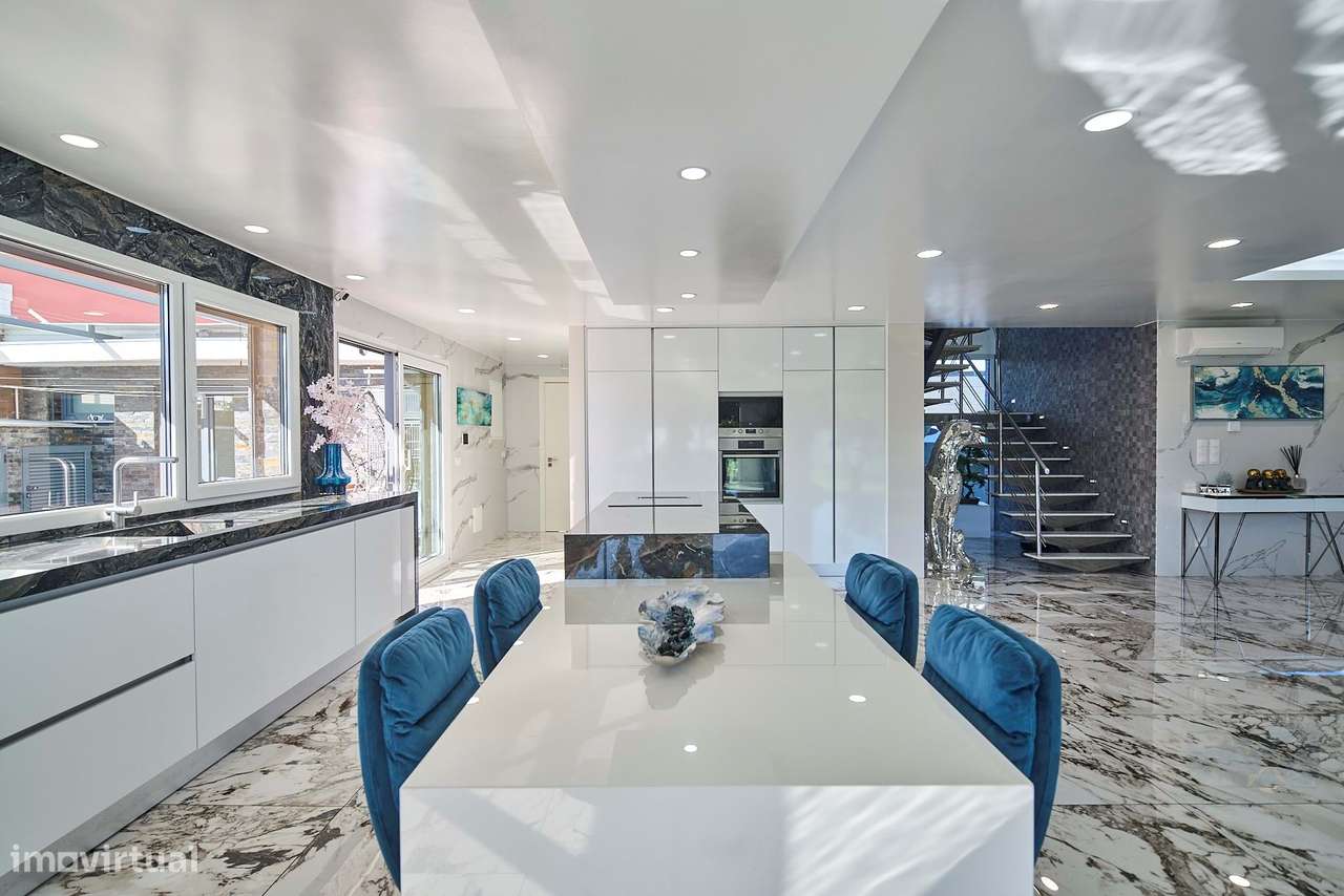 Moradia T4 com  piscina e jardim em zona privilegiada, Charneca da Cap-12