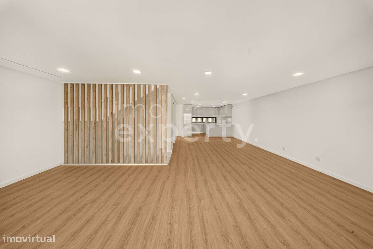 Moradia T5 de Luxo com piscina na Mealhada, Loures-12