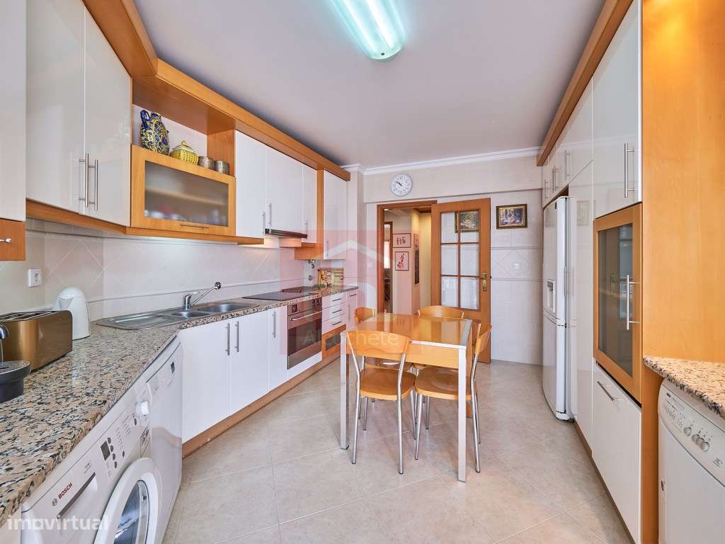 Apartamento duplex T2+3 em São Francisco.-6