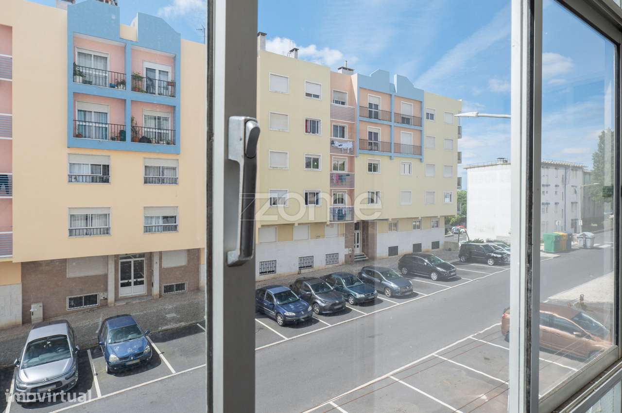 Apartamento T1 à venda, Monte Abraão.-24