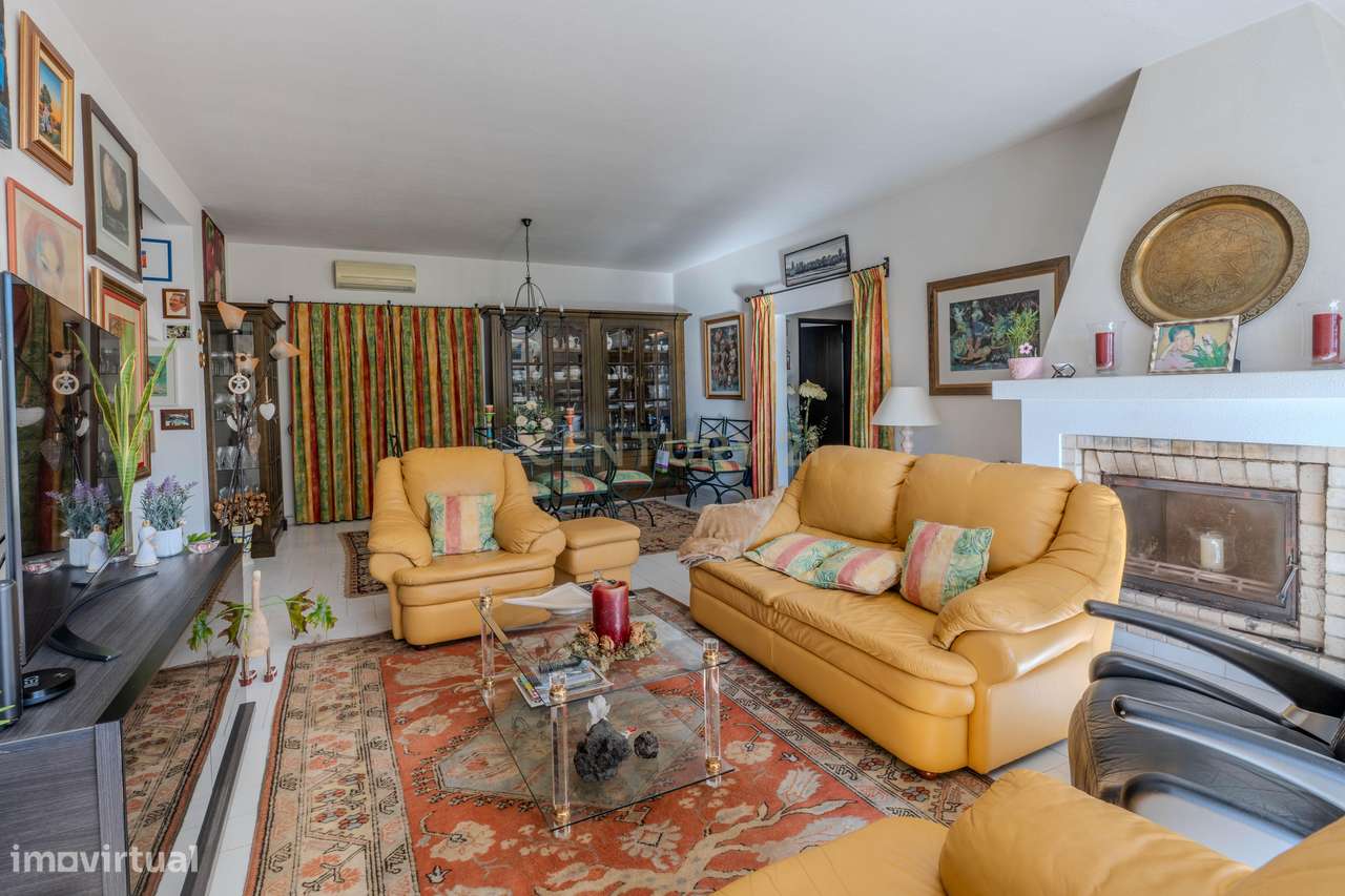 Oportunidade Rara: Moradia com Piscina e 3097m² de Terreno em Almancil-5