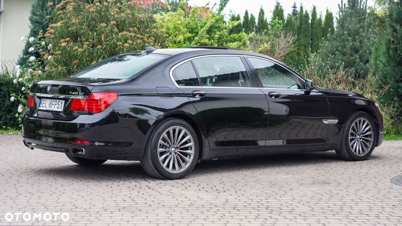 BMW Seria 7 740Li - 11