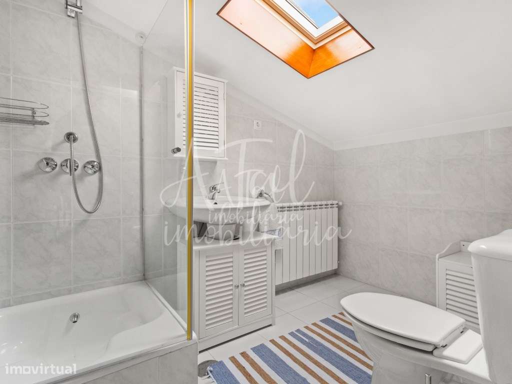 Duplex T5 no centro de Ponte de Lima com terraço panorâmico e 2 gar...-30