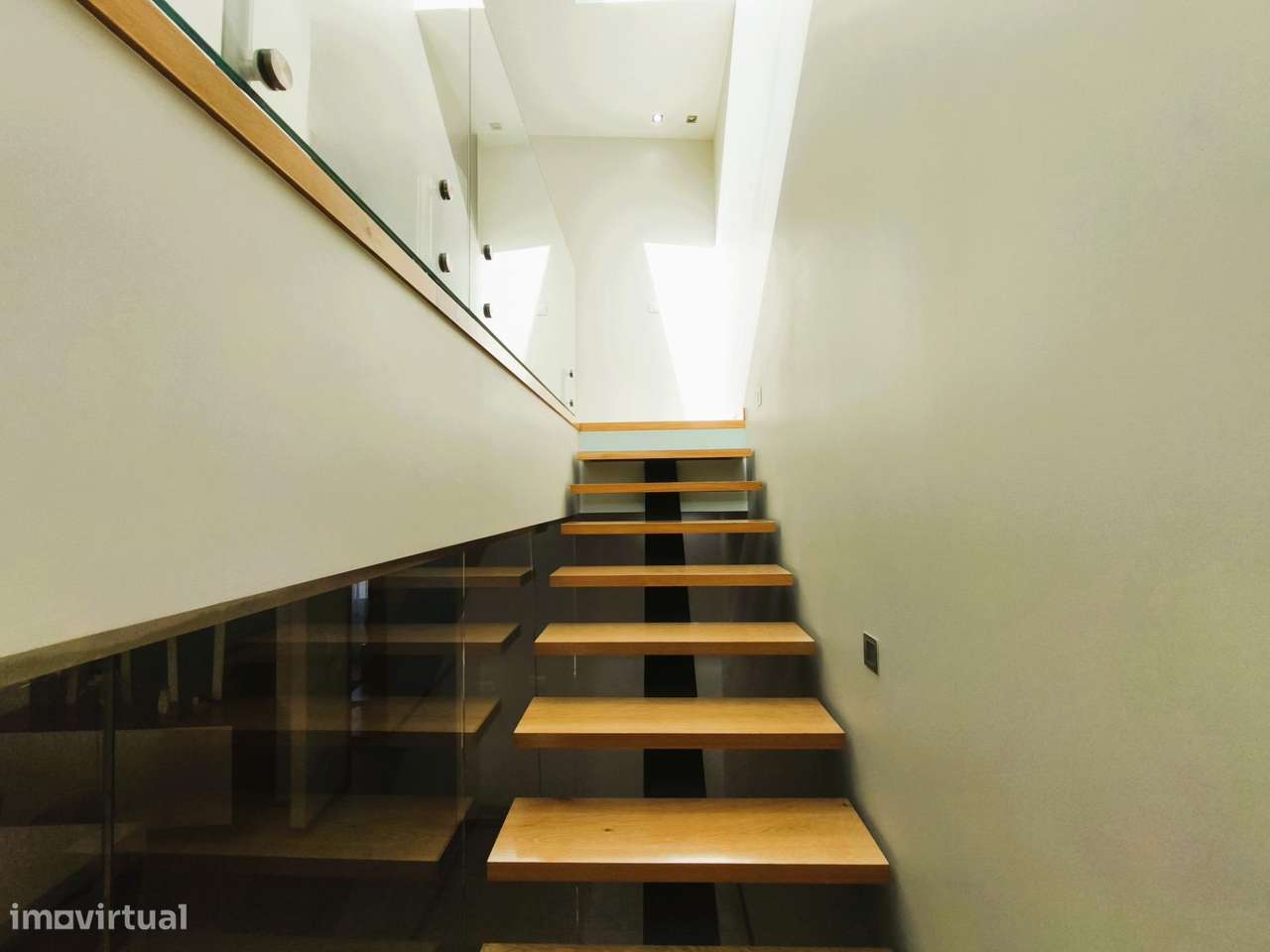 Moradia T3+1 (Centro Póvoa de Varzim a 300m da praia)-24