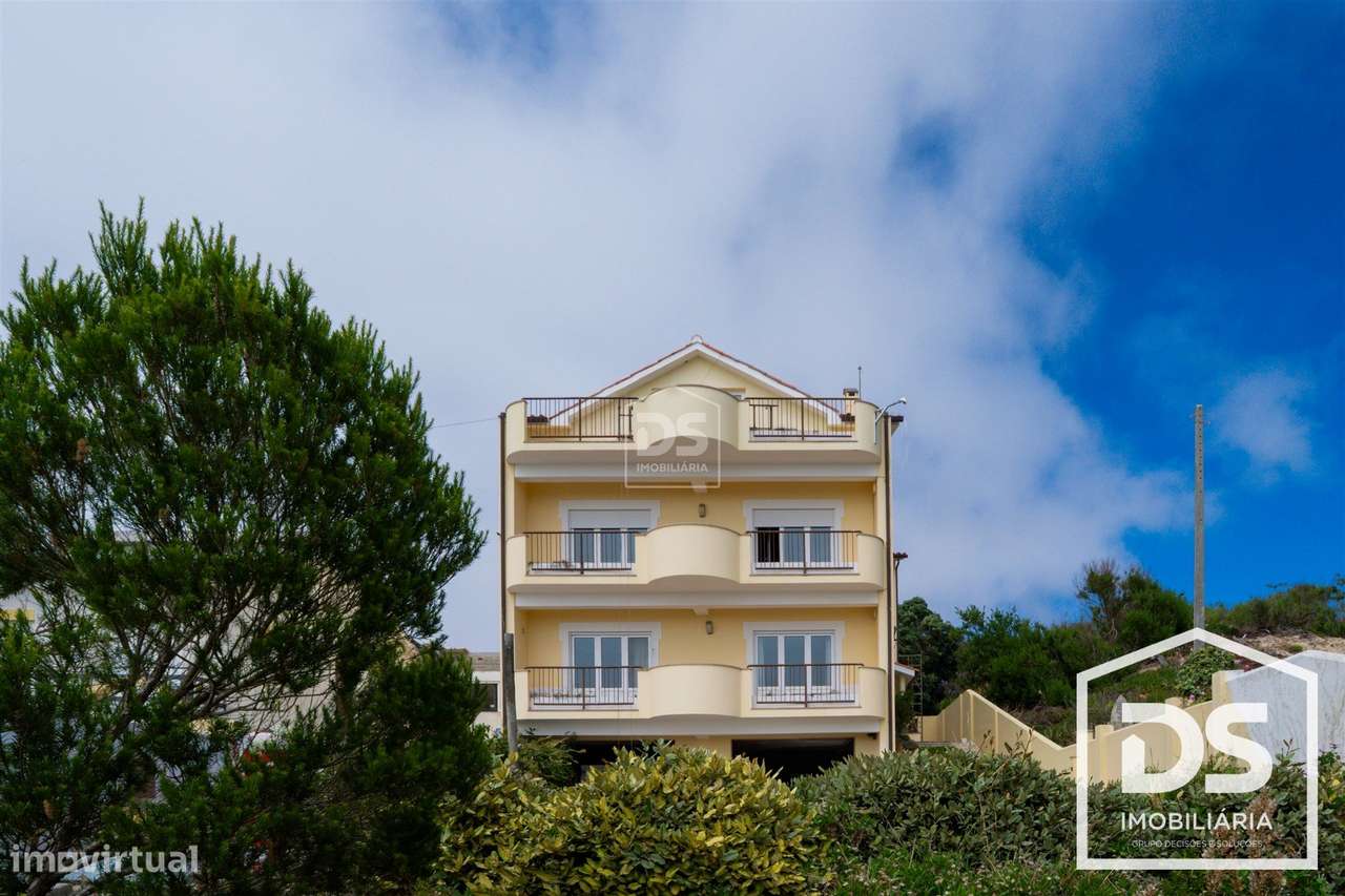 Exclusiva Propriedade Frente Mar com Piscina e Vista Panorâmica | Pare-37
