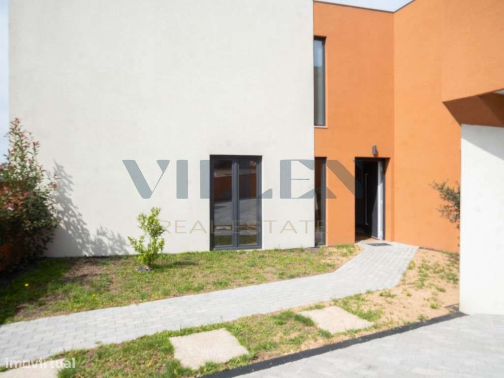 Moradia T3 de Luxo na Trofa-32