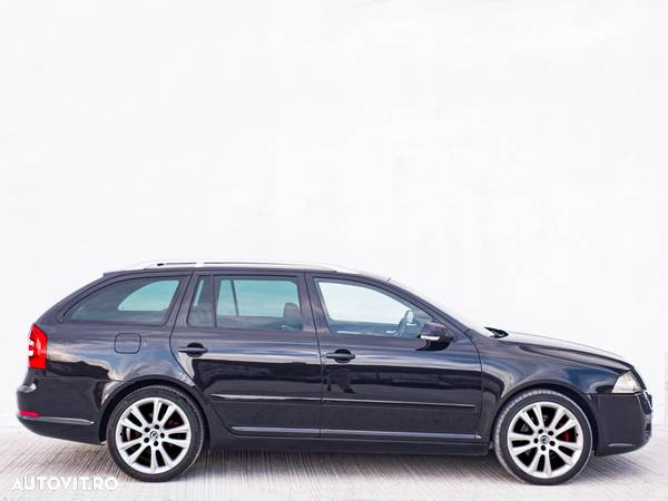 Skoda Octavia Combi 2.0 TDI CR DPF DSG RS - 14