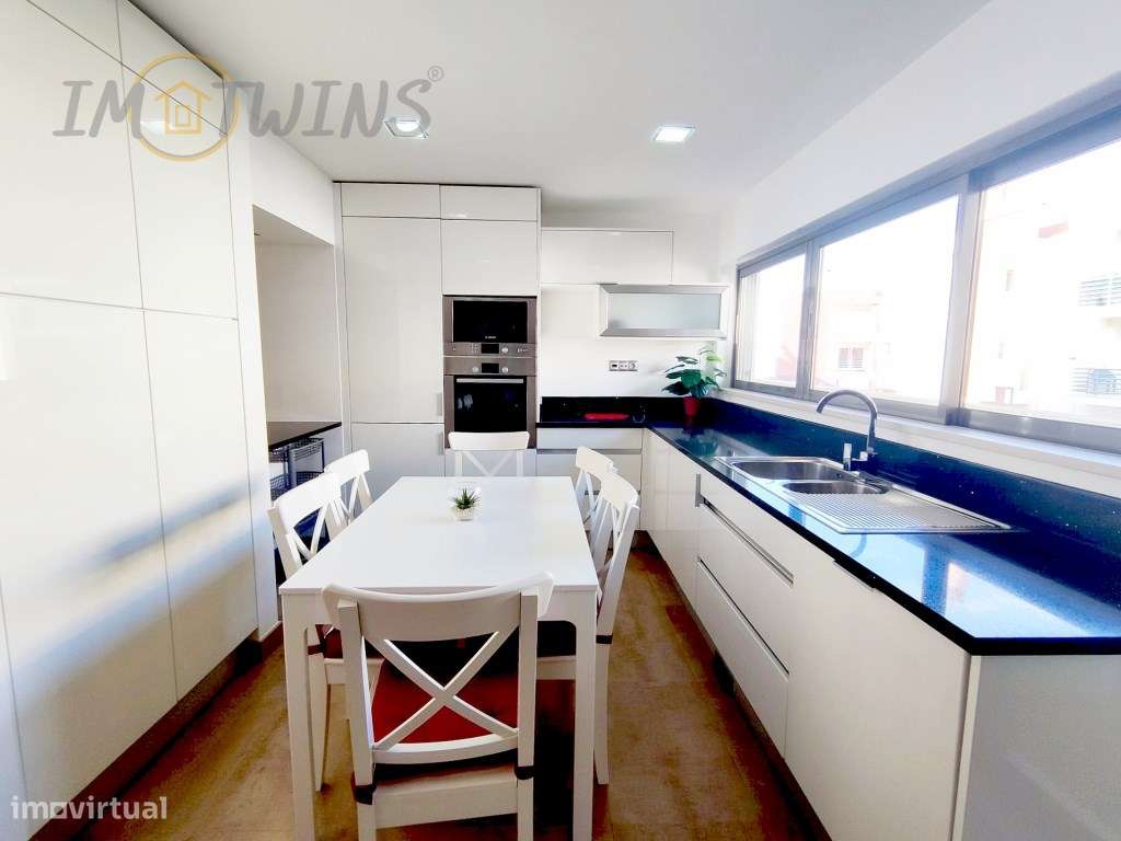 Arrenda-se T4 em Portimão - Grande imagem: 4/14