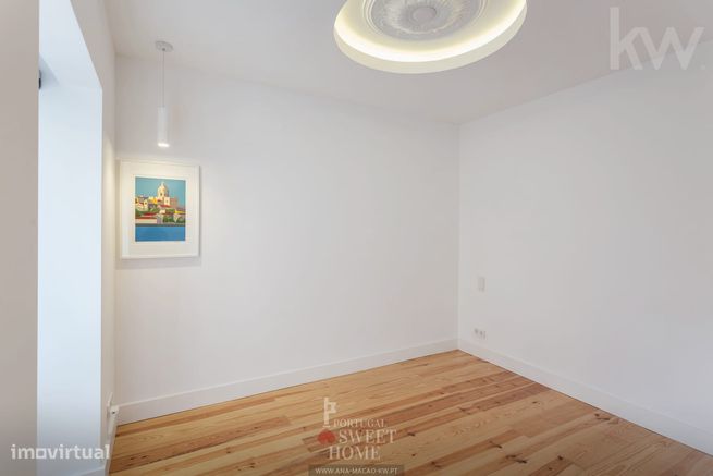 Apartamento T2 renovado com vista rio, em frente ao Panteão Nacional-31