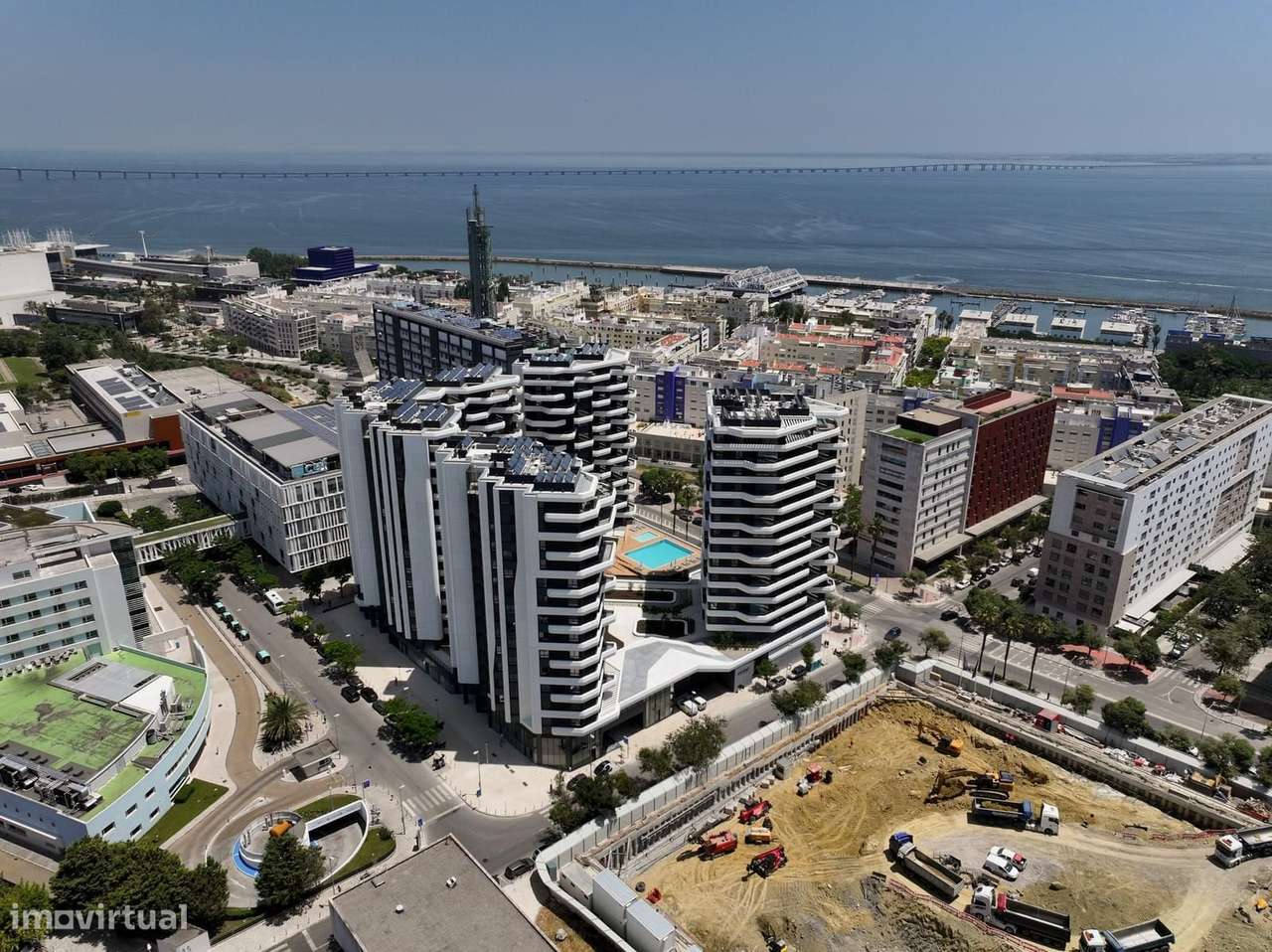 Apartamento T2 com piscina, Parque das Nações, Lisboa-43