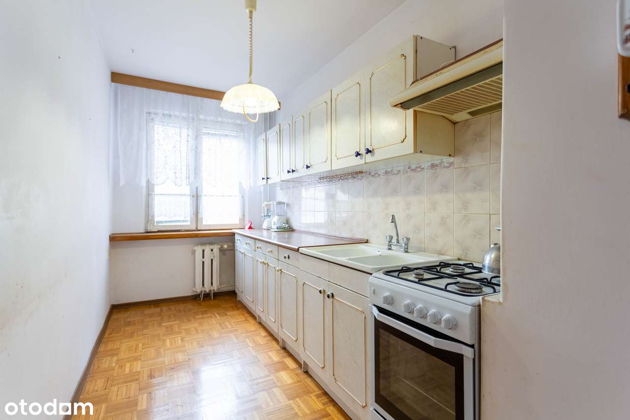 Trzypokojowe mieszkanie z balkonem na Piekarach-3