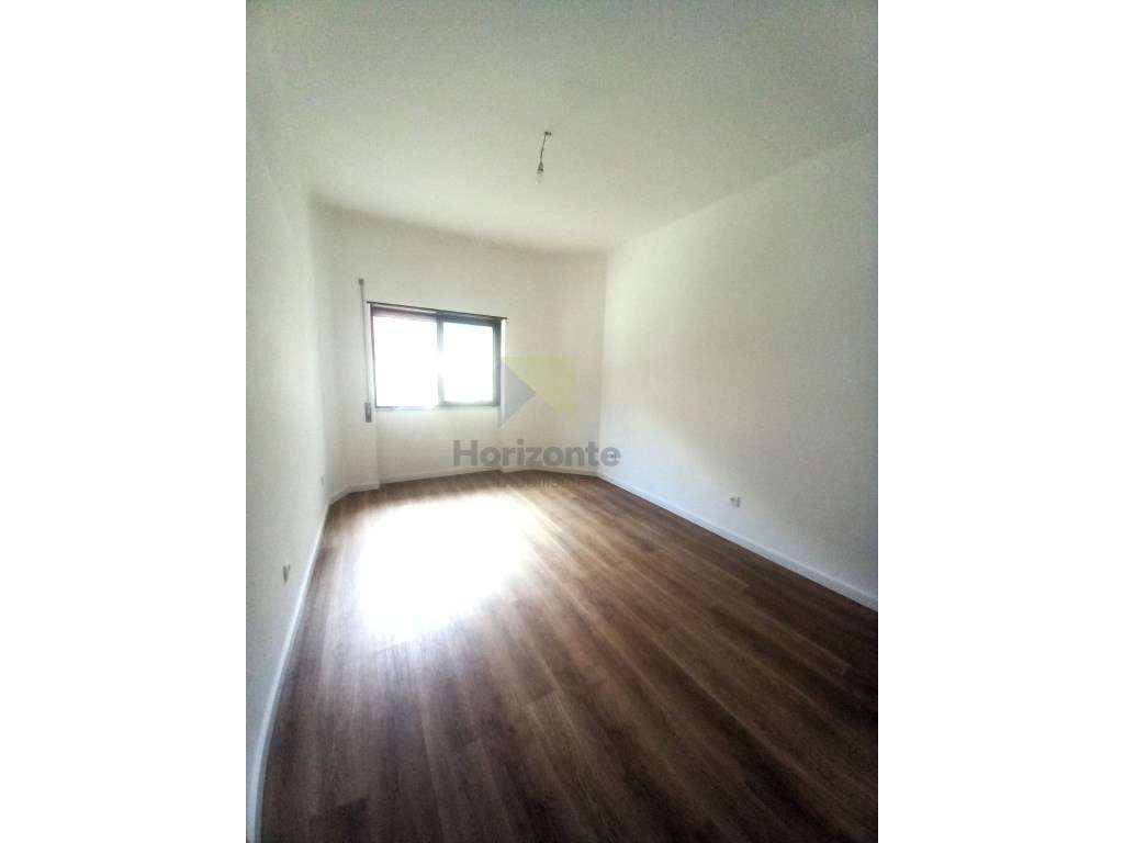 APARTAMENTO T2 COMPLETAMENTE REMODELADO - BARREIRO-8