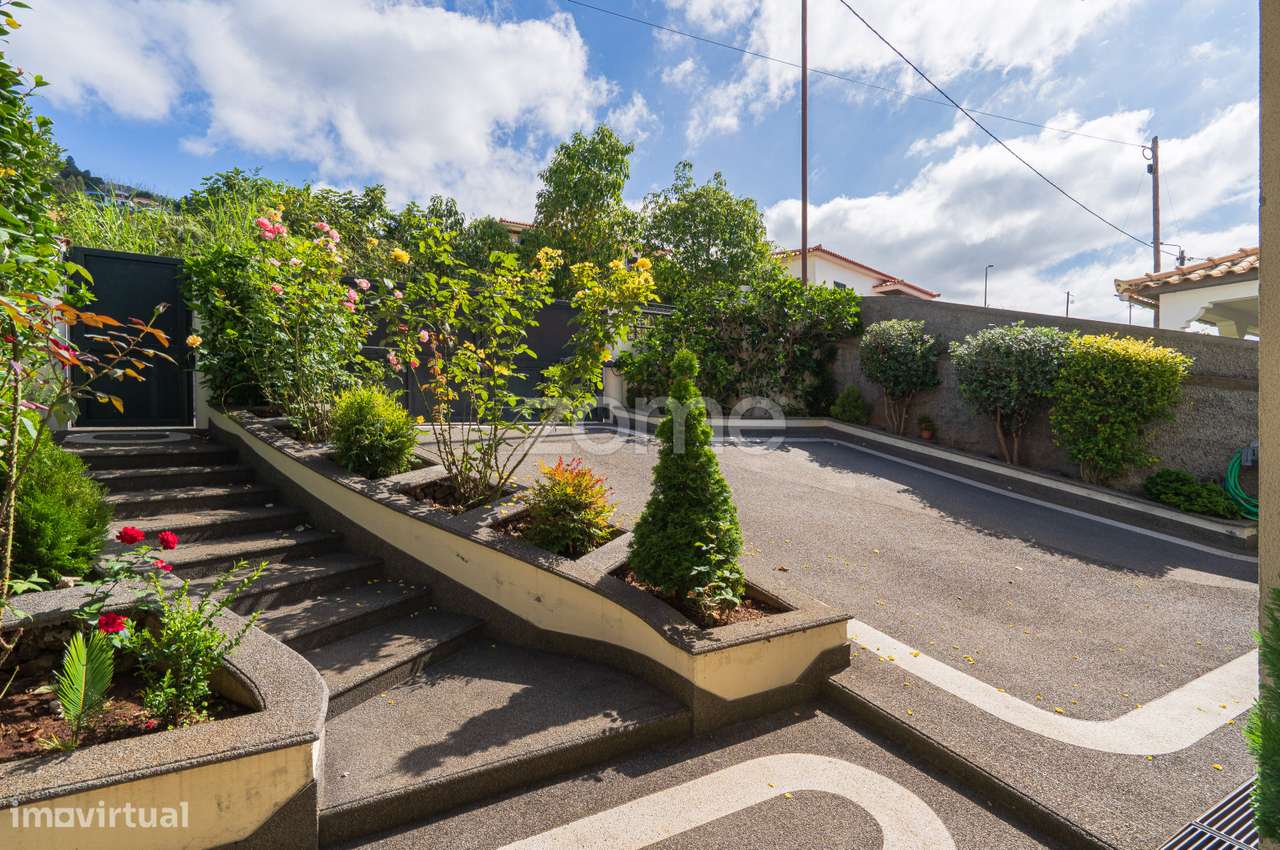 Moradia T3 + 1 Isolada com Vista Baía do Funchal – São Roque, Funch...-23