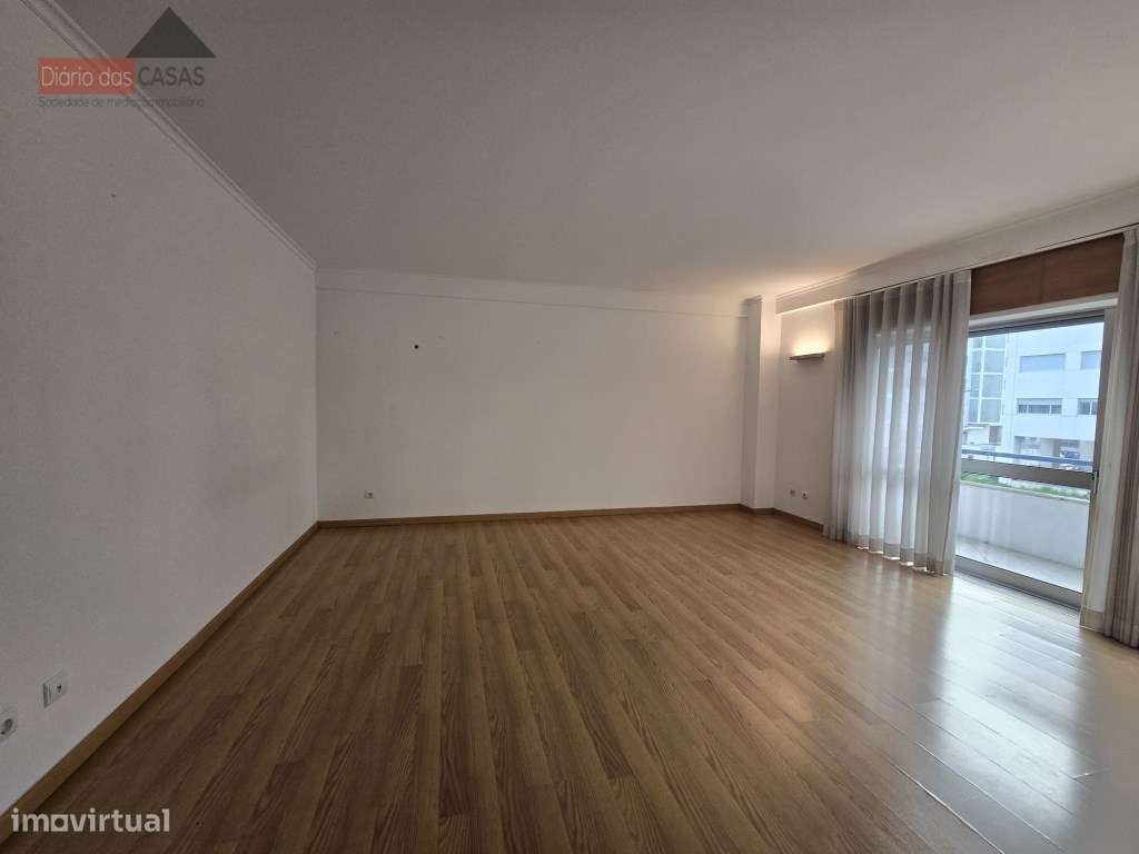 Apartamento T3 Vale das Flores-3