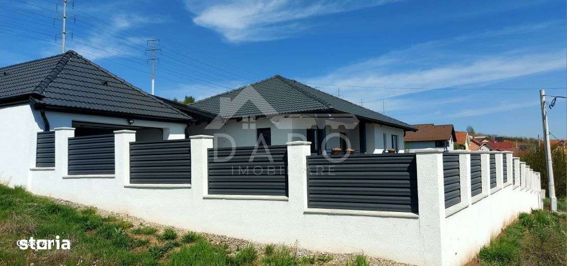 Casă de vânzare - Imagine principală: 2/8