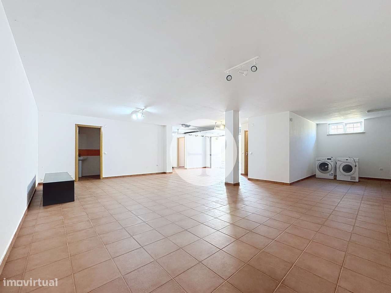 Moradia T5 com piscina no Nadadouro | 408 m² | Lote de 809 m²-48
