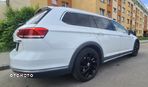 Volkswagen Passat Variant 2.0 TDI SCR DSG 4Motion Alltrack - 12