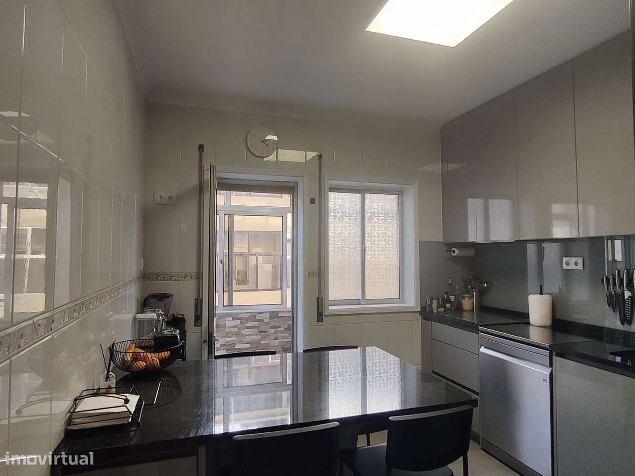 Apartamento T2+1 c/lugar garagem em Oliveira do Douro-11