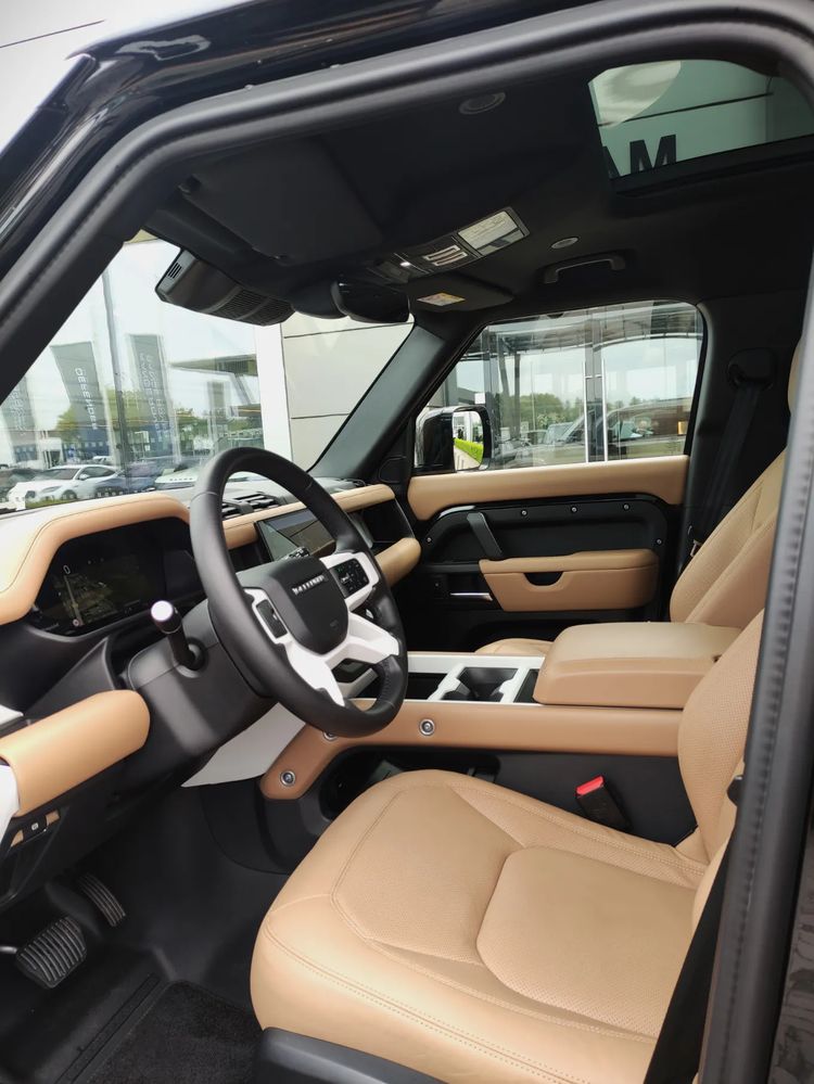 Land-Rover Defender 3.0 Diesel 250 KM — zdjęcie 5