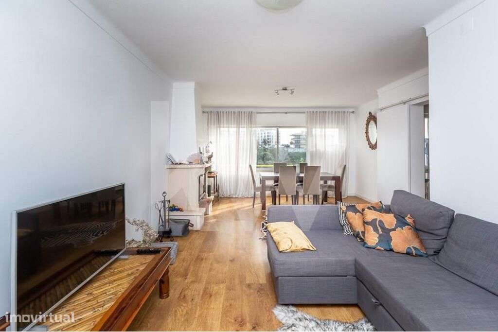 Oeiras | Moradia T4 geminada com terraço e jardim - Grande imagem: 4/47