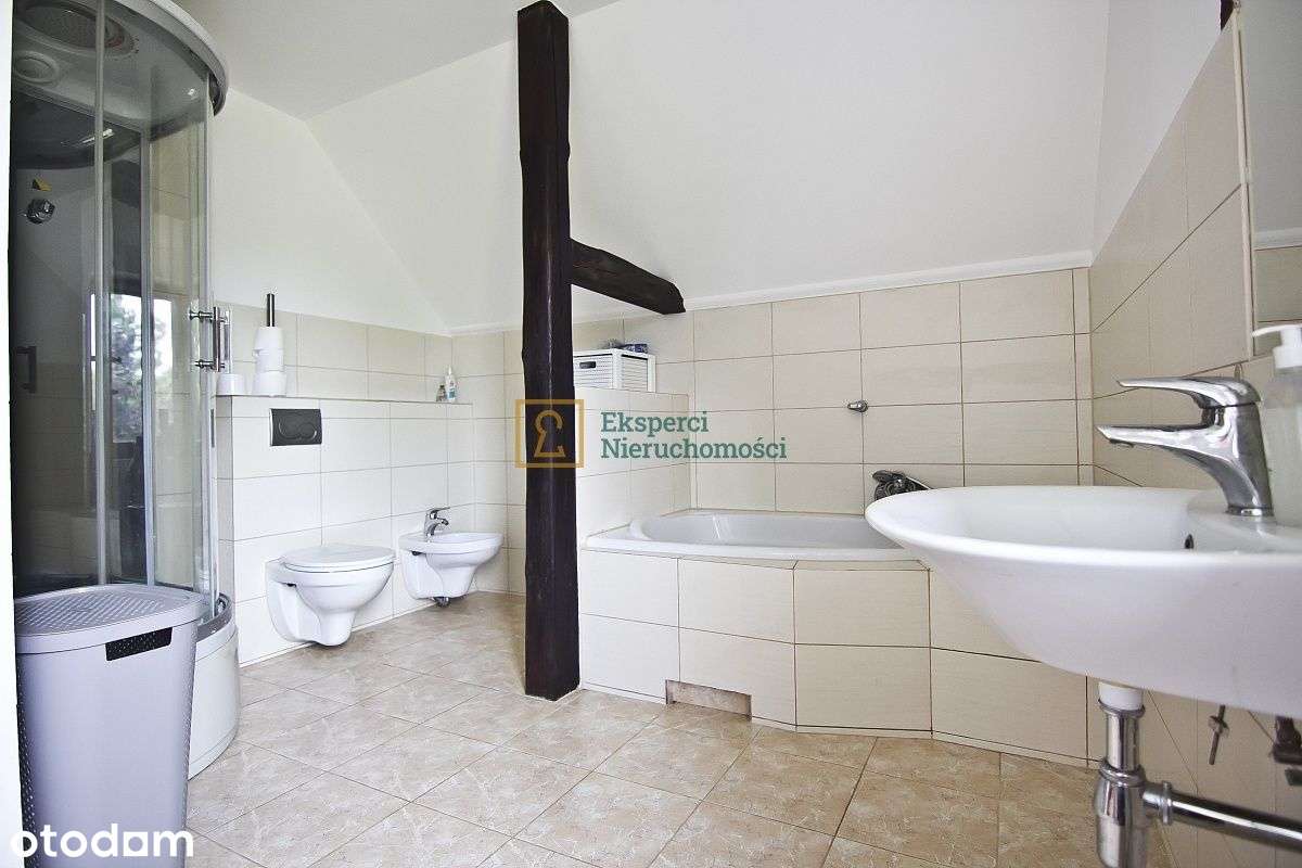 Duży dom z garażem w okolicach ul. Wywrockiego-9