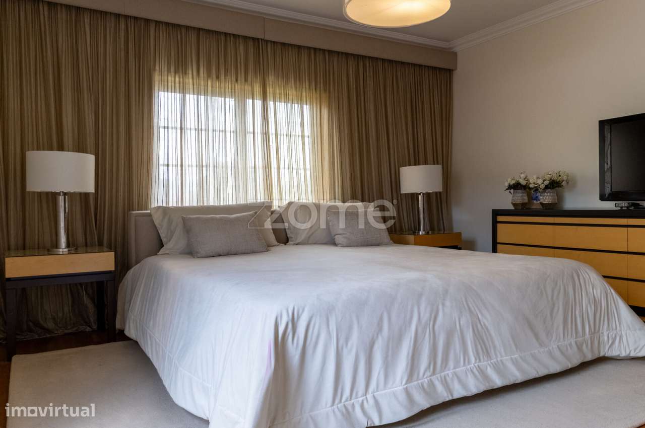 LUXUOSA MORADIA - LOCALIZAÇÃO PREMIUM NO CENTRO DE FAMALICÃO-43