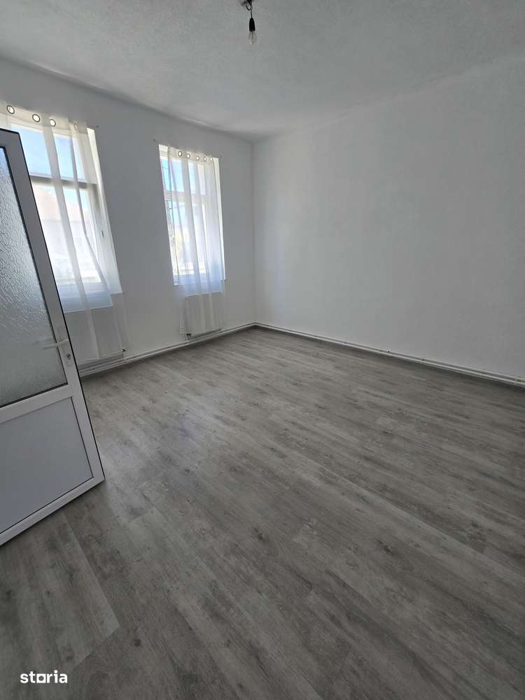 Fratelia- casa individuala renovata- 1439 mp teren