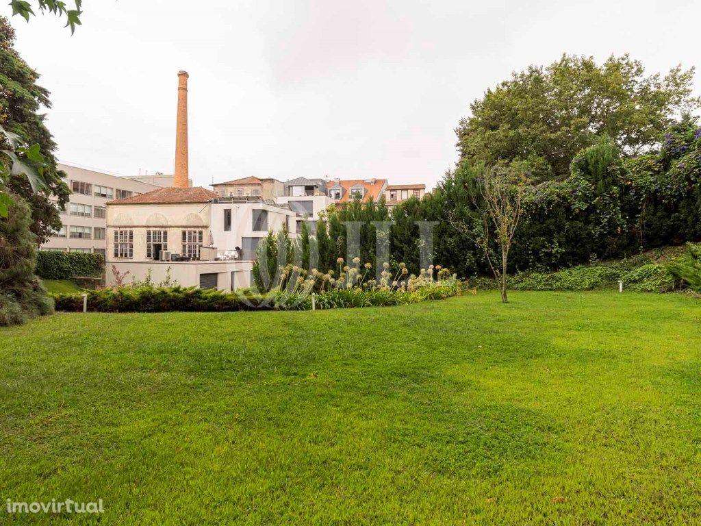 Apartamento T1 com garagem, na Rua de Breiner, Porto