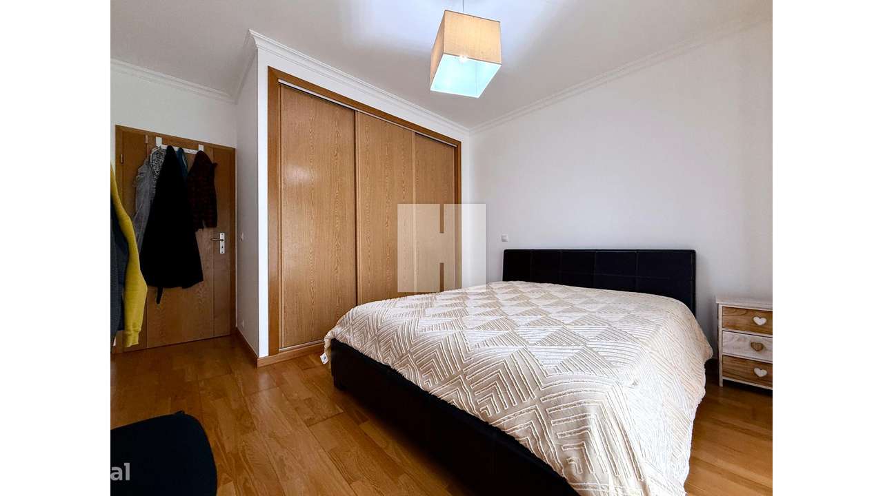 Apartamento T3 c/ Terraço e Garagem-37