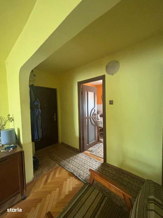 Vanzare - Apartament 3 camere, etaj 4 cu acoperis, finisaje medii, cu - Imagine principală: 4/12