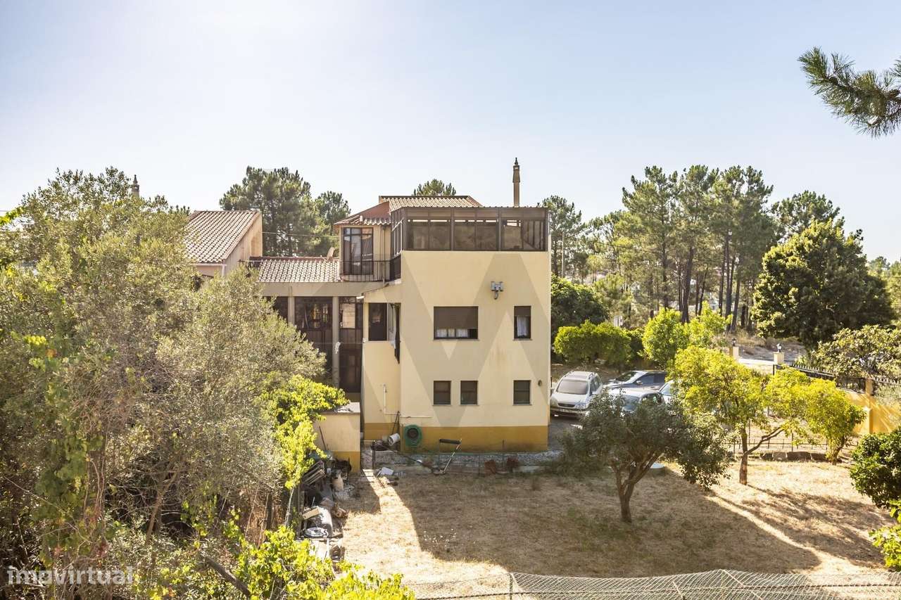 Fantástica Moradia T4 (10 Divisões) com Terreno de 869 m2 – Imenso Pot-48