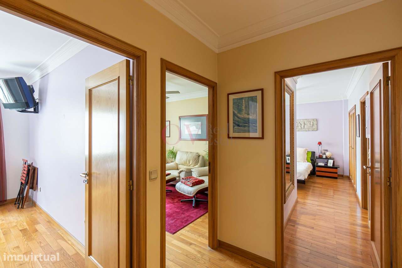 Para venda, apartamento T5 Rua Domingos Sequeira Porto, com varandas,-31