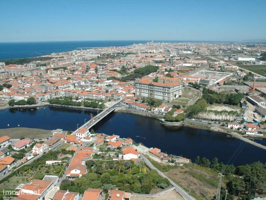 Moradia T4 c/Garagem junto ao rio-33