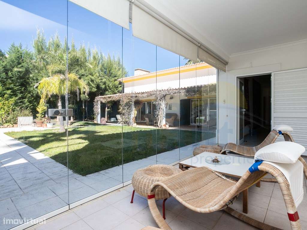 Moradia T5 com Jardim e Piscina + Lote Urbano para construção - Cas...-4