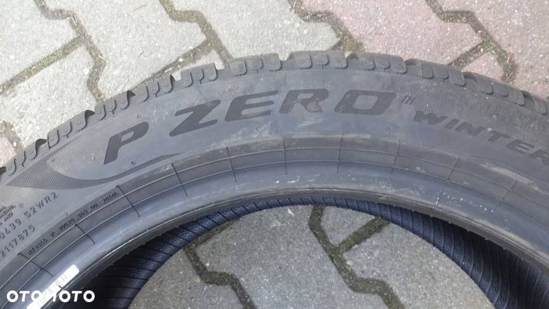 Opona zimowa 245/45R18 Pirelli PZero Winter - 8