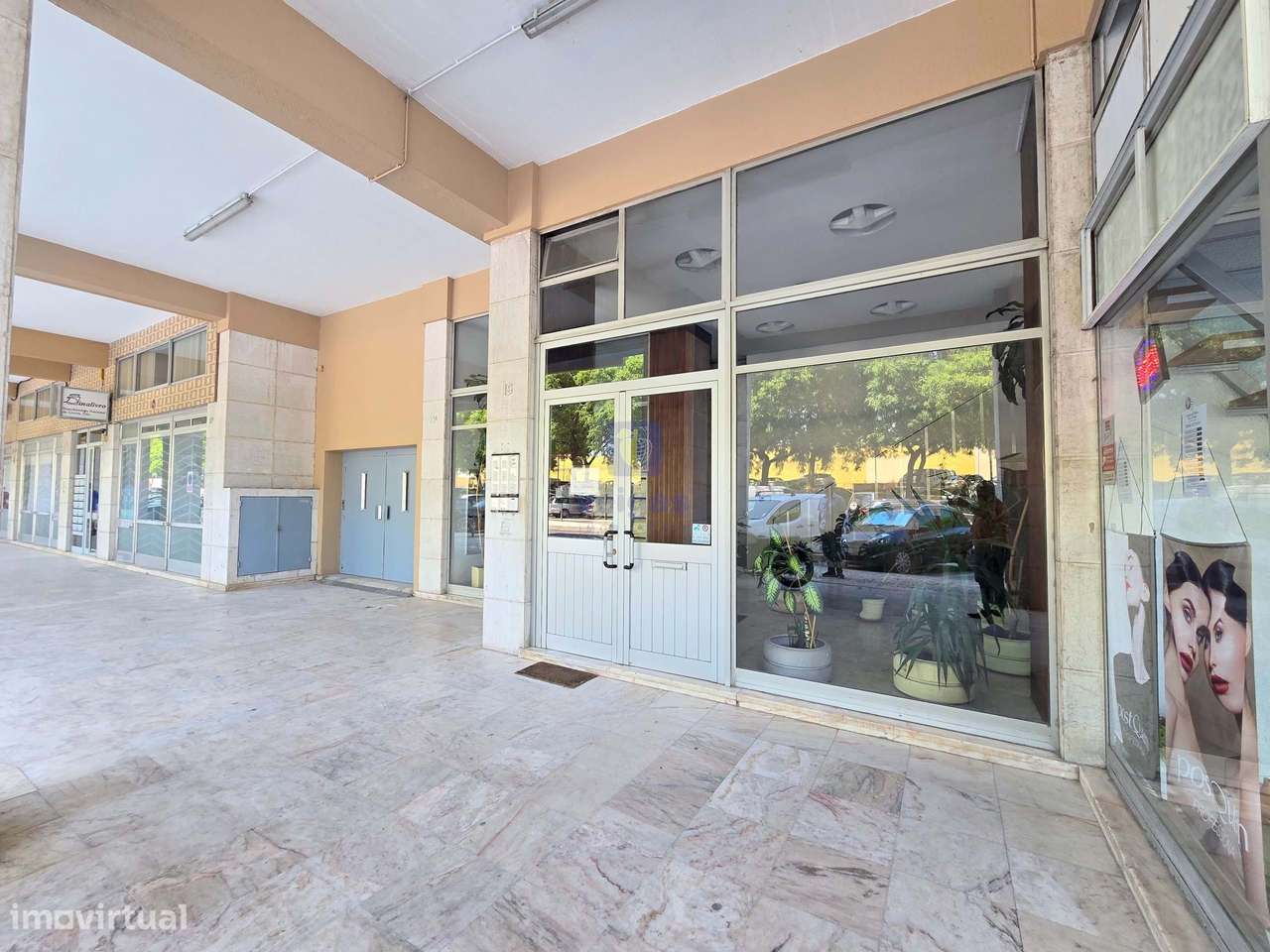 T3 com garagem Totalmente Remodelado com Home Staging - Grande imagem: 5/29