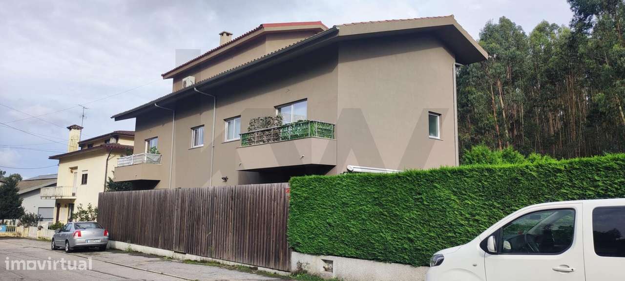 Prédio Misto com 4 frações - Grande imagem: 2/17