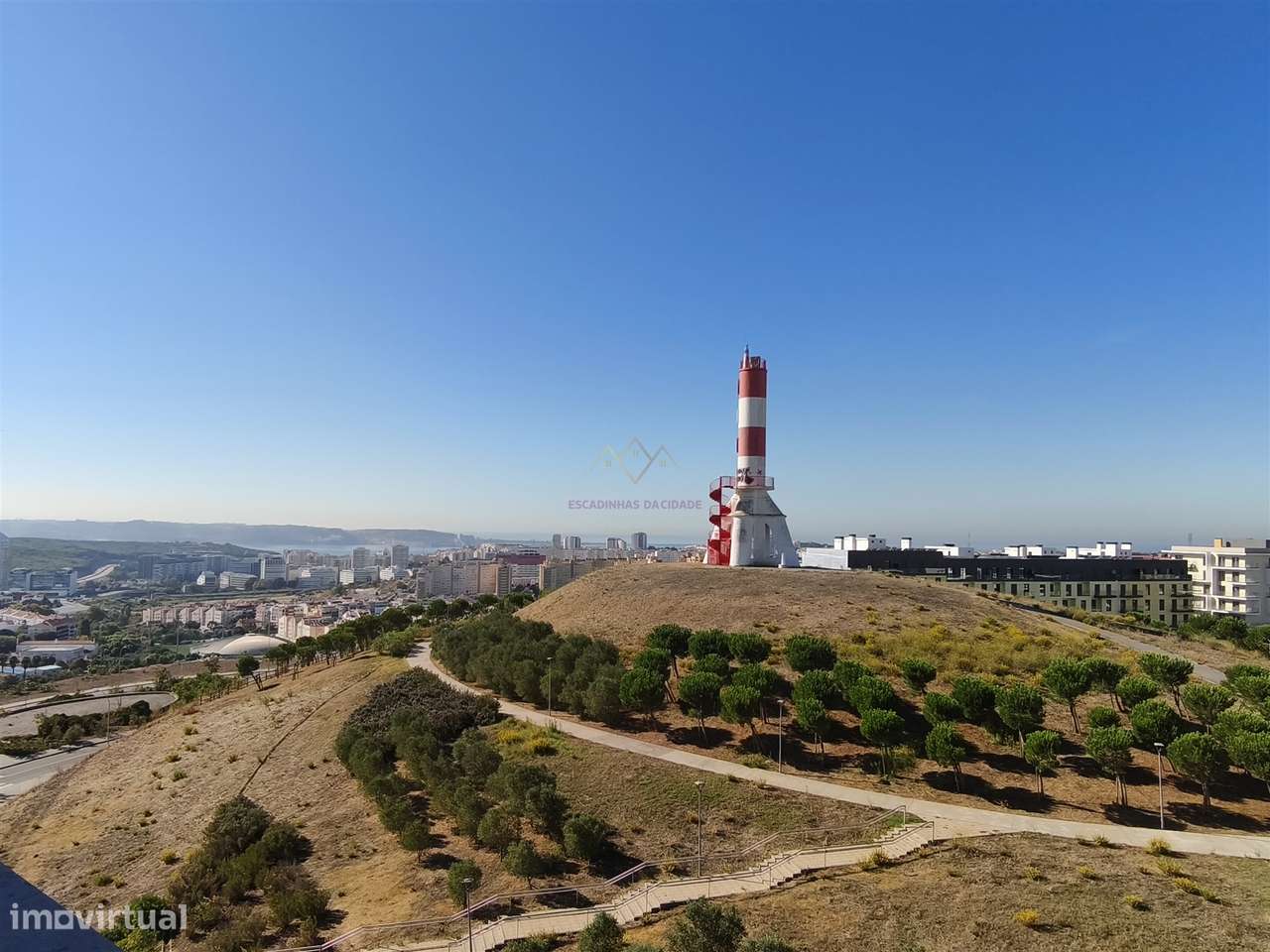 Penthouse T5 com varandas, 2 Garagens Box e Arrecadação, em Empreendim-53