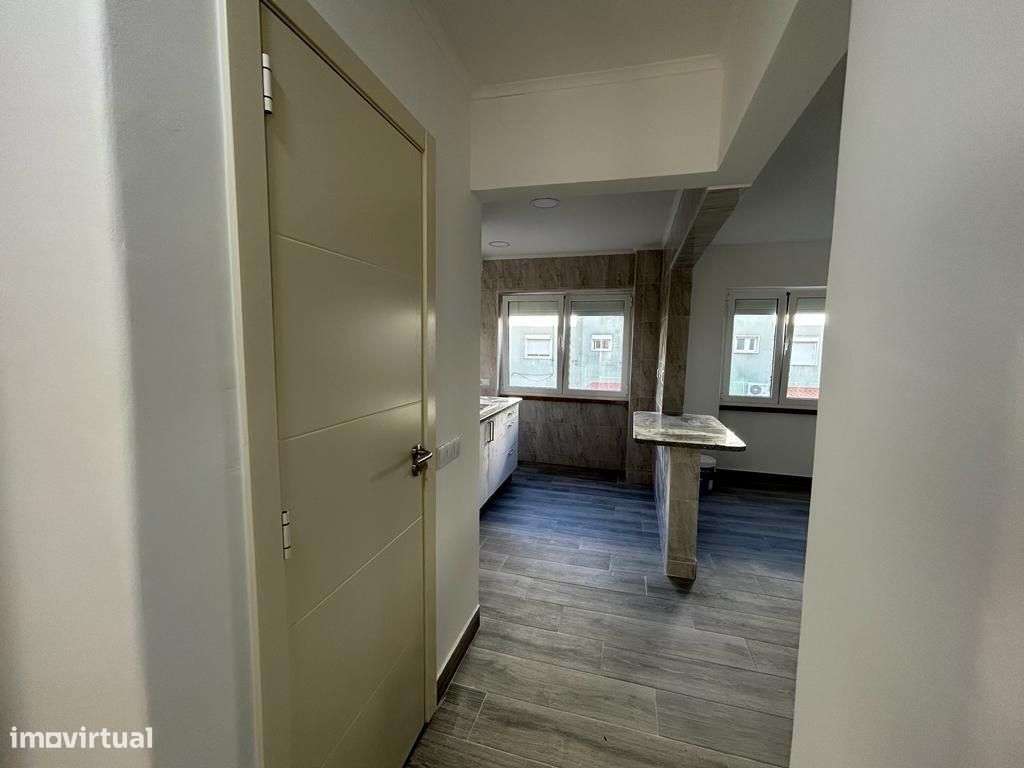 Apartamento T2 a 3 minutos do Metro de Odivelas - Grande imagem: 3/9