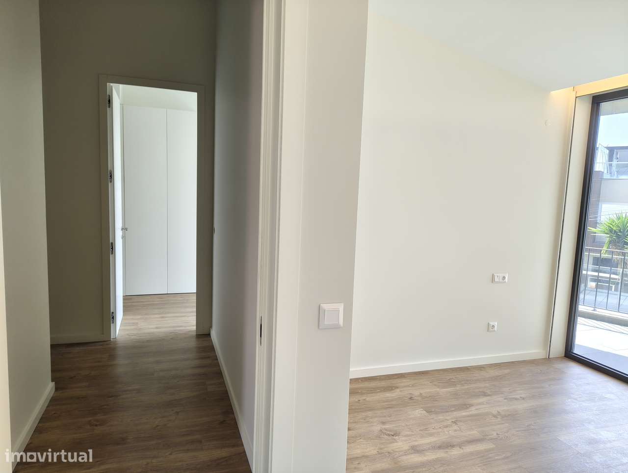 Moradia T4 com piscina, garagem e jardim em Canidelo-18