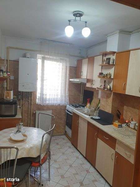 Vand apartament 2 camere, langa scoala Serban Cioculescu - Imagine principală: 5/8