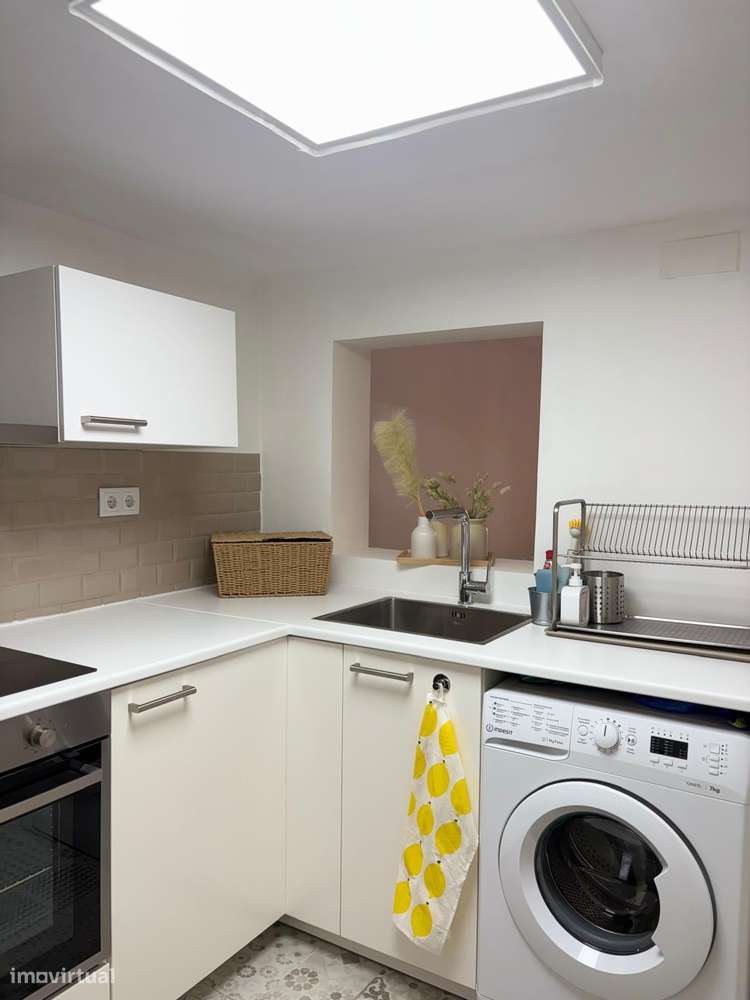 Apartamento renovado no Chiado-9