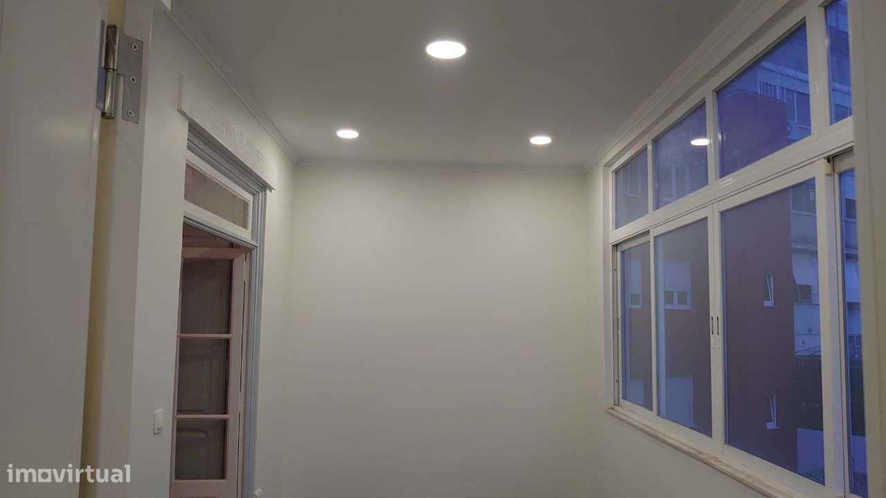 T4 remodelado R Angela Pinto junto Mercado Arroios-28