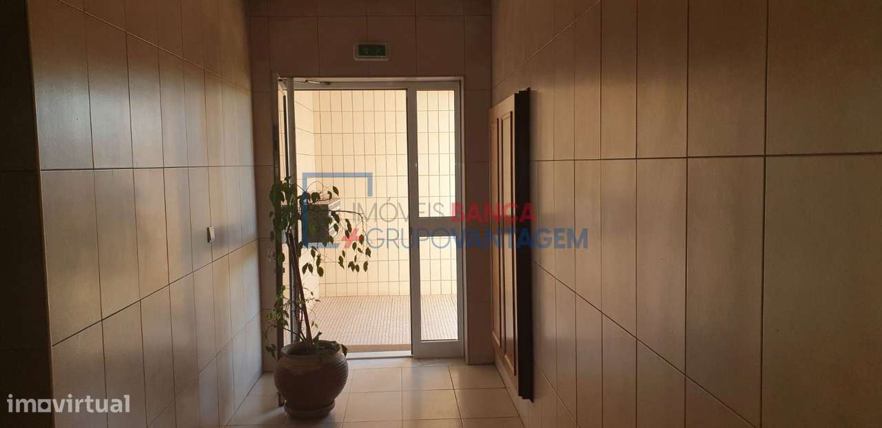 Apartamento T2+1 c/ Lugar de Garagem - Grande imagem: 2/10