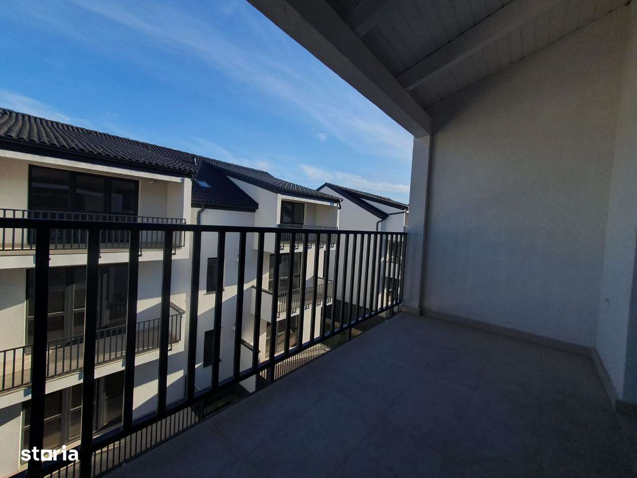 Intabulat, 2 camere decomandate, bloc tip vilă, Sânpetru-11