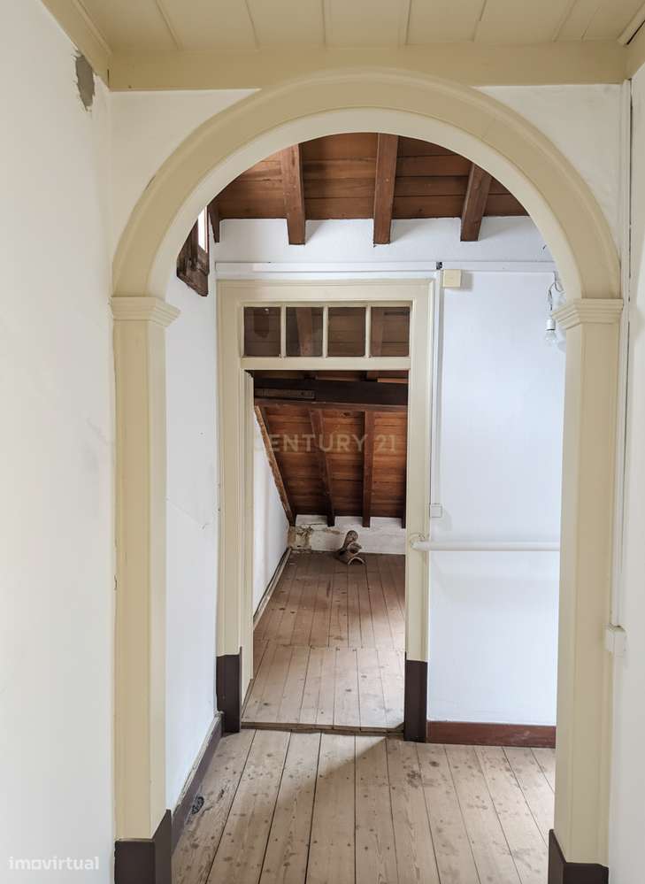 Moradia T5 com Grande Potencial | Salvaterra de Magos-12